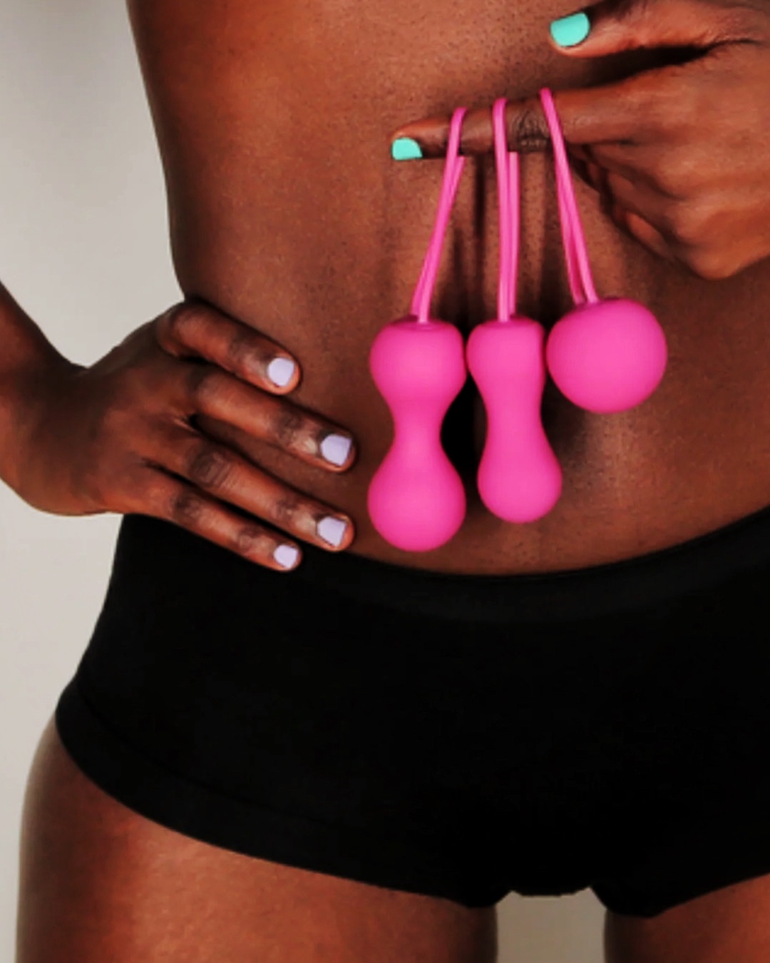 Dispositivo intimo utilizzato in un momento di cura del corpo